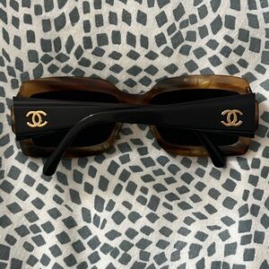 Chanel sunglasses with prescription/ without case